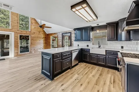 52 Hunters Creek Drive Huntsville TX 77340