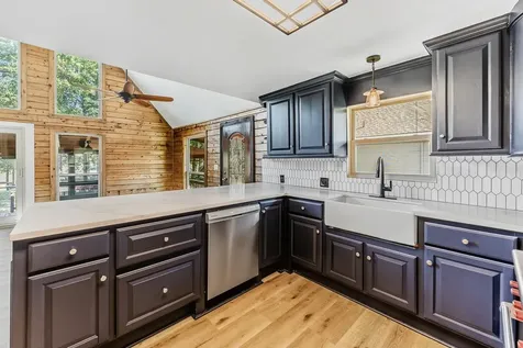 52 Hunters Creek Drive Huntsville TX 77340