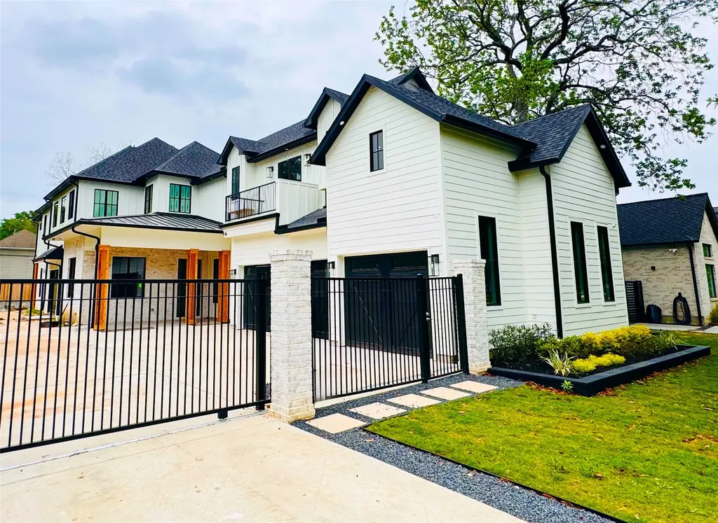 742 Sue Barnett Drive Houston TX 77018
