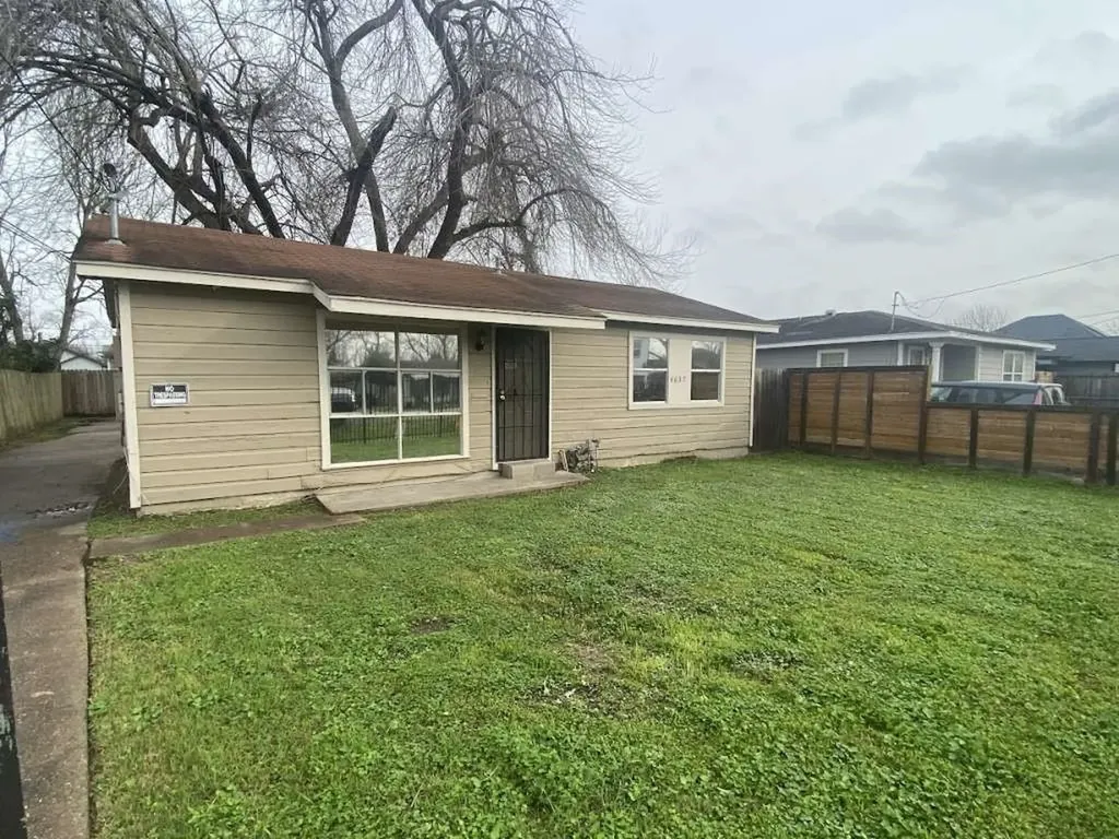 4637 Clover Street Houston TX 77051