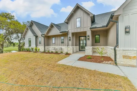 250 Pony Trl Trail Angleton TX 77515