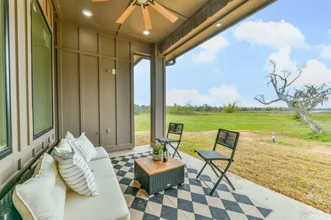 250 Pony Trl Trail Angleton TX 77515