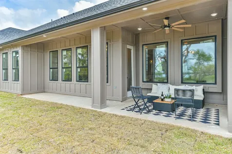 250 Pony Trl Trail Angleton TX 77515