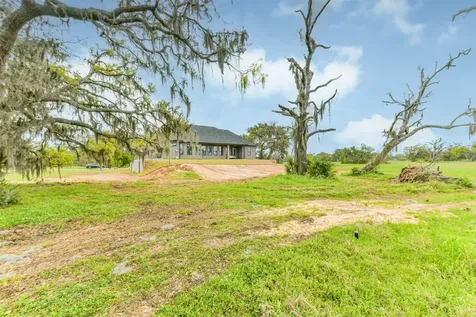 250 Pony Trl Trail Angleton TX 77515
