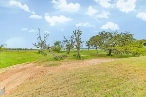 250 Pony Trl Trail Angleton TX 77515