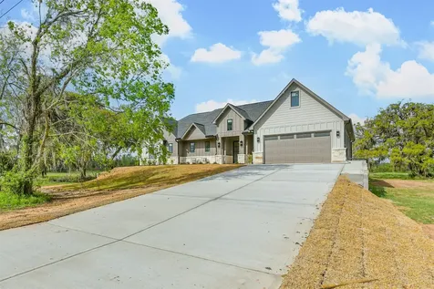 250 Pony Trl Trail Angleton TX 77515