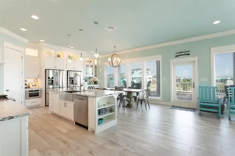 1255 Cloon Street Crystal Beach TX 77650