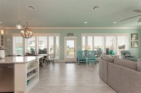 1255 Cloon Street Crystal Beach TX 77650