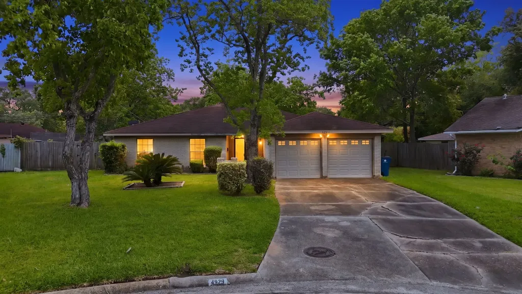 4929 Monarch Oak Lane Texas City TX 77591