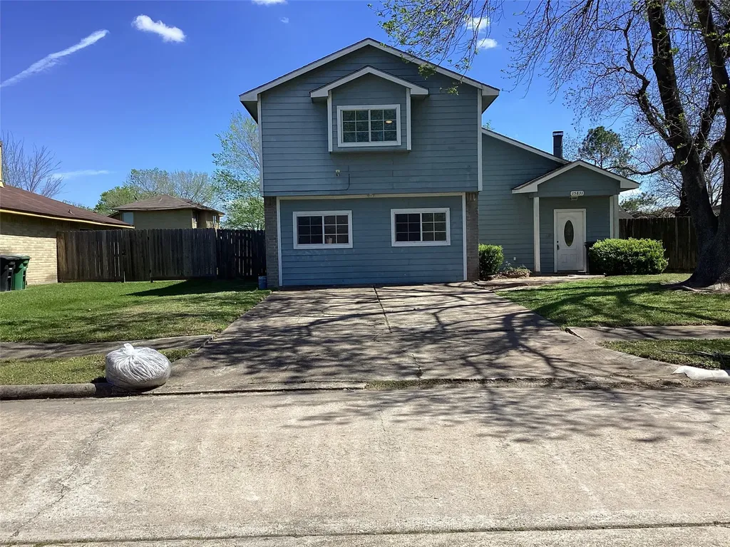 15831 Bazelbriar Lane Houston TX 77489