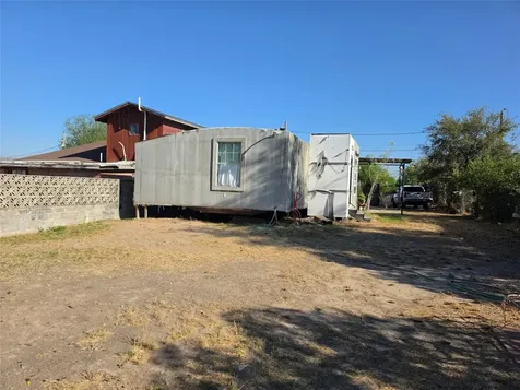 109 Masterson Road Laredo TX 78046