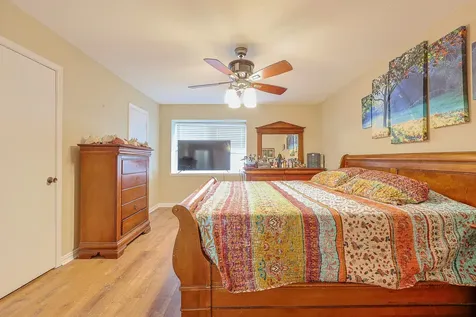 11515 Burdine Street 505 Houston TX 77035