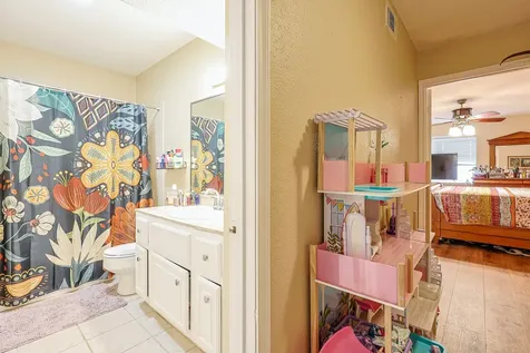 11515 Burdine Street 505 Houston TX 77035