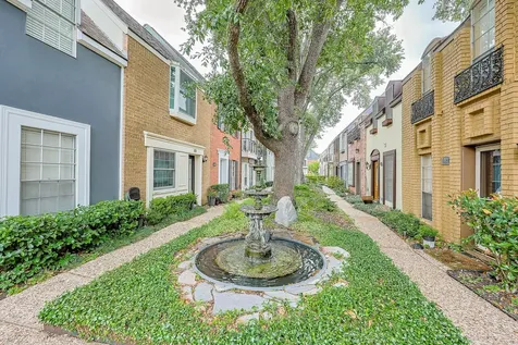 11515 Burdine Street 505 Houston TX 77035