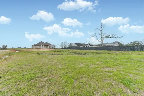 749 Wagon Wheel Trail Angleton TX 77515