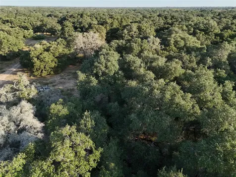 270 Cr 120 Hallettsville TX 77964