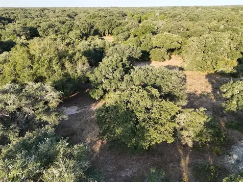 270 Cr 120 Hallettsville TX 77964