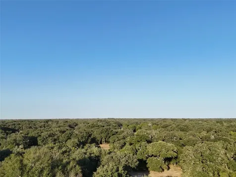 270 Cr 120 Hallettsville TX 77964