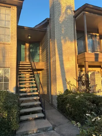 2121 Hepburn Street 404 Houston TX 77054