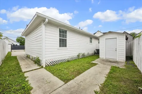 2610 Cochran Street B Houston TX 77009