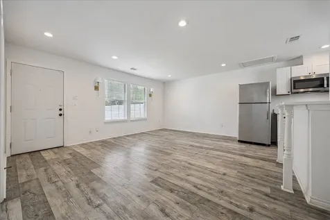 2610 Cochran Street B Houston TX 77009