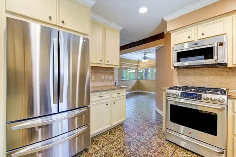 13307 Barryknoll Lane Houston TX 77079