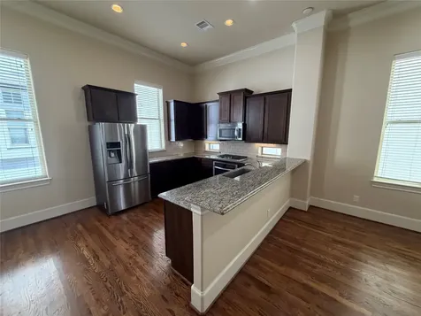 2021 Fannin Station Houston TX 77045