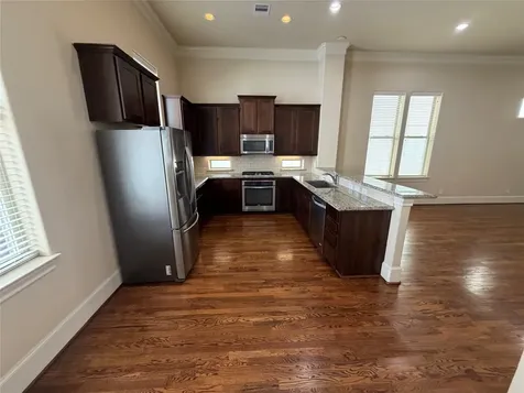 2021 Fannin Station Houston TX 77045