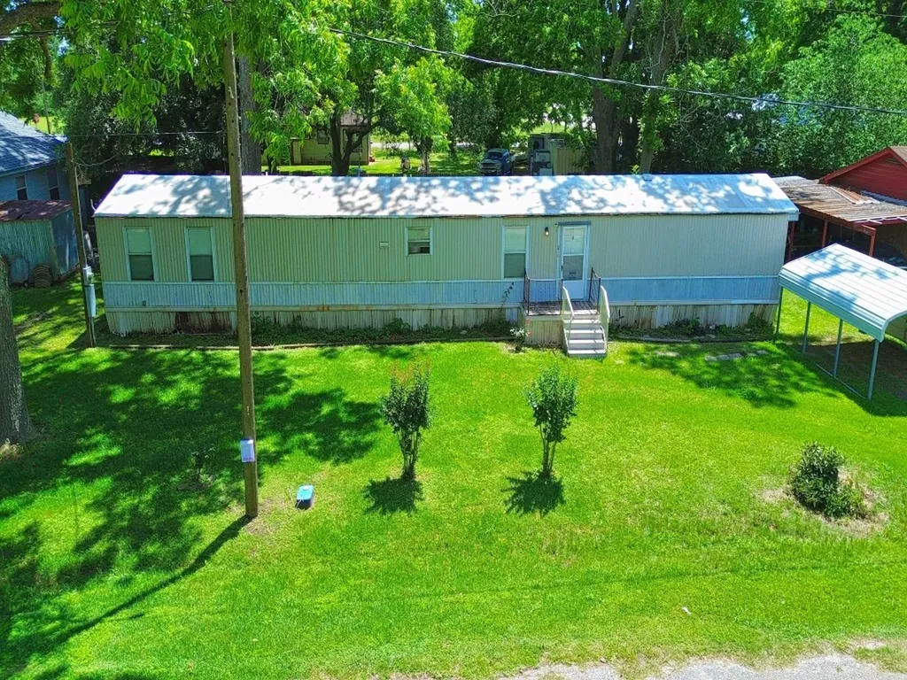 210 Floyd St Street Boling TX 77420