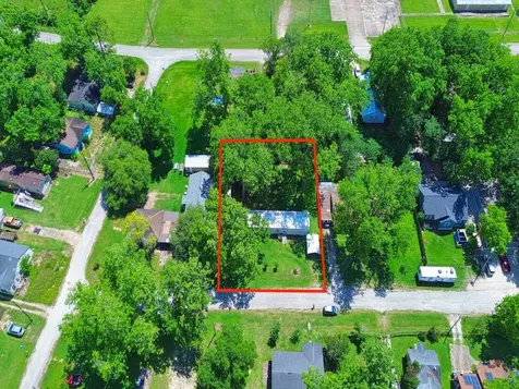 210 Floyd St Street Boling TX 77420
