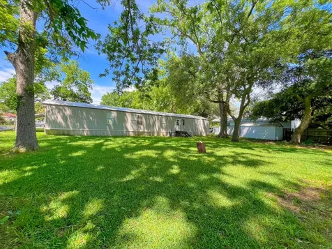210 Floyd St Street Boling TX 77420