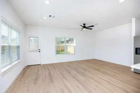 1989 Longmire Villas Court Conroe TX 77304