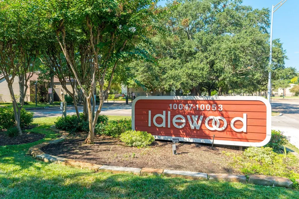 10053 Westpark Drive 308 Houston TX 77042