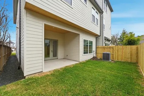 815B Lawrence Street Houston TX 77007