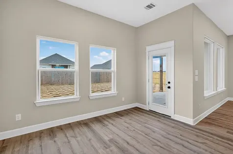 212 Orchard Cove Snook TX 77878