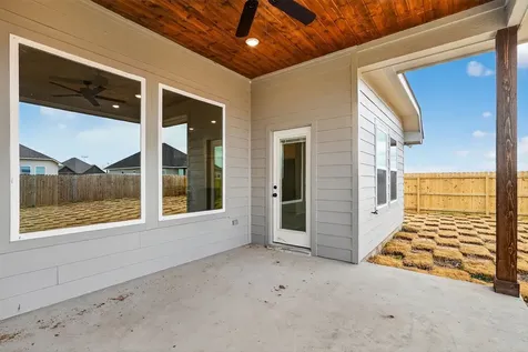 212 Orchard Cove Snook TX 77878