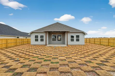 212 Orchard Cove Snook TX 77878