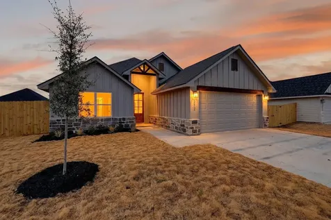 212 Orchard Cove Snook TX 77878