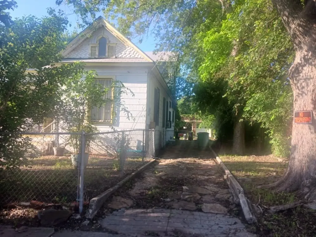 930 Burnet Street San Antonio TX 78202