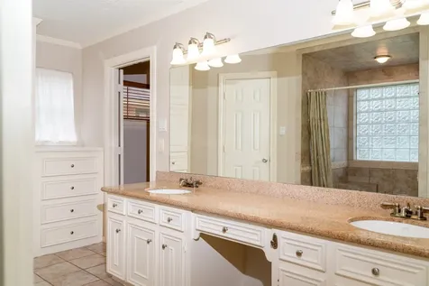 1704 Crystal Hills Drive Houston TX 77077