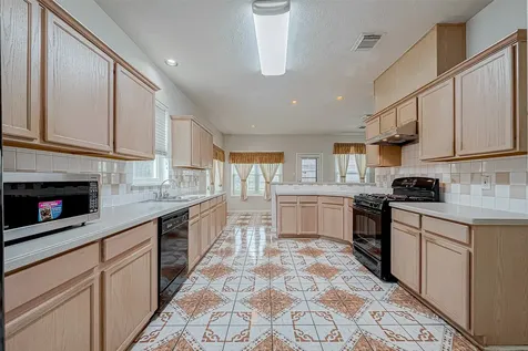 16922 Echo Harbor Friendswood TX 77546