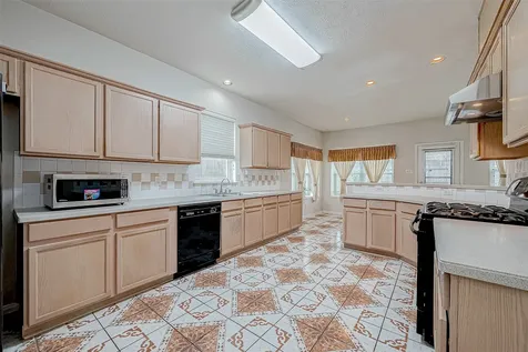 16922 Echo Harbor Friendswood TX 77546