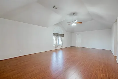 16922 Echo Harbor Friendswood TX 77546