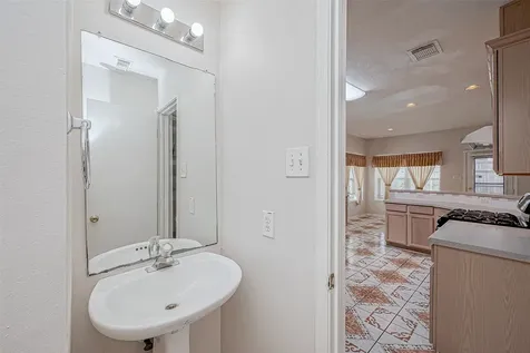 16922 Echo Harbor Friendswood TX 77546