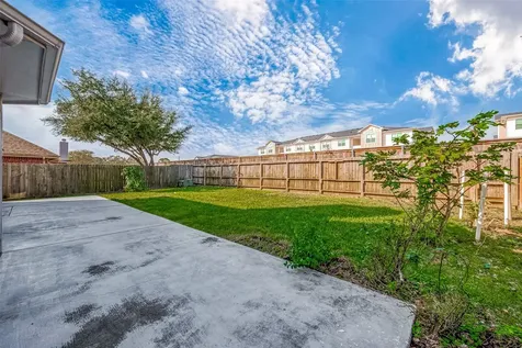 16922 Echo Harbor Friendswood TX 77546