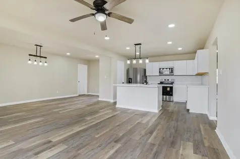 1120 17th Ave North Texas City TX 77590