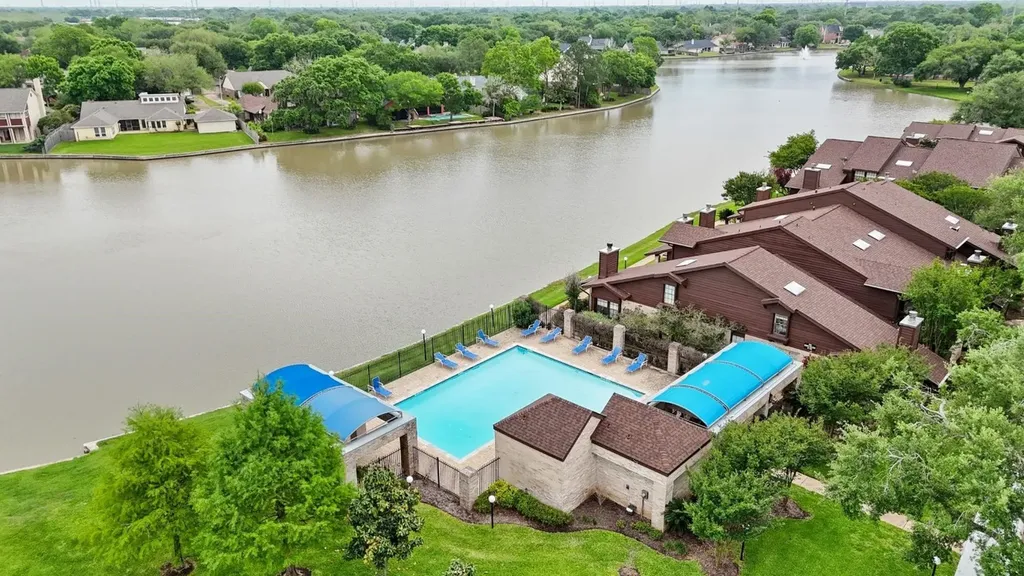 2611 Grants Lake Boulevard 222 Sugar Land TX 77479
