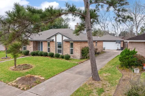 5206 Abercreek Avenue Friendswood TX 77546