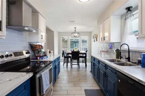 5206 Abercreek Avenue Friendswood TX 77546