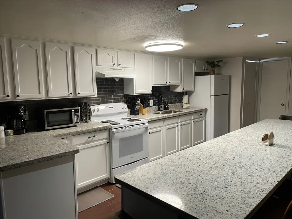 2118 Strand Street 214 Galveston TX 77550